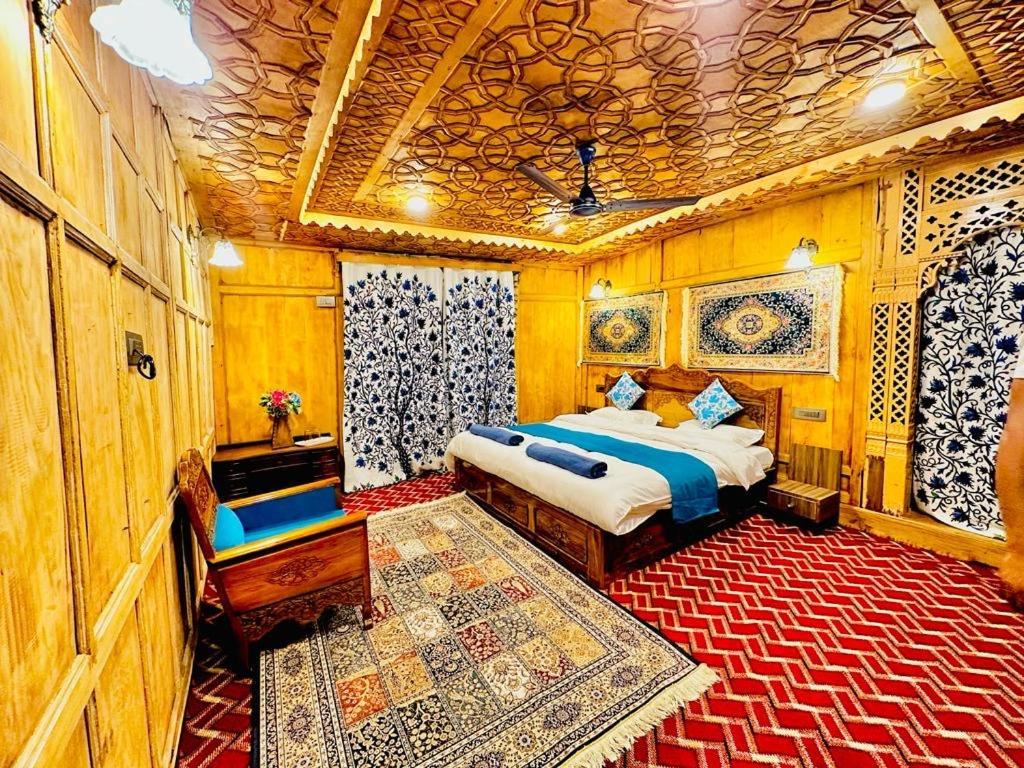 The Heritage Safina Group Of Houseboats Srīnagar Exterior foto