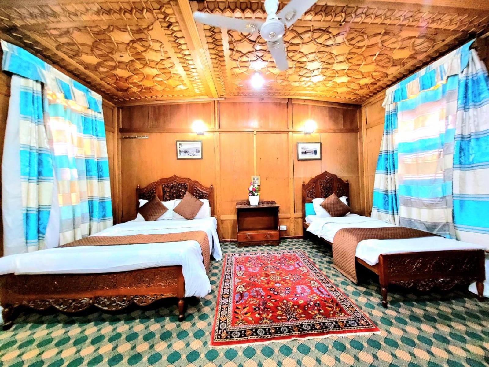 The Heritage Safina Group Of Houseboats Srīnagar Exterior foto